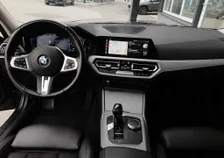 320 Touring 4x4 Aut - Image 3