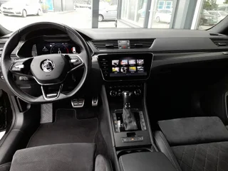 Superb Kombi SPORTLINE PHEV 156/218 DSG - Image 3