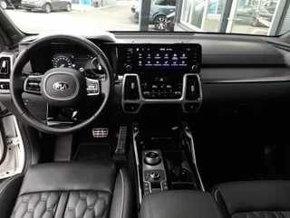 Sorento PLATINUM 4X4 PHEV Aut - Image 3