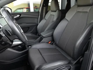 Q4 e-tron 50 quattro S-LINE - Image 12