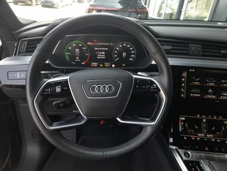 e-tron SB 50 quattro S-LINE - Image 8