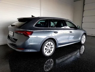 Octavia FIRST ED 2,0 TDI DSG - Image 2