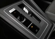 Golf VIII ACTIVE 2,0 TDI DSG - Image 9