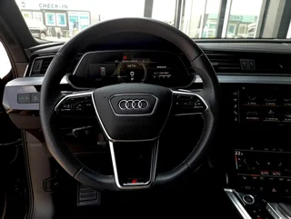 e-tron 50 quattro S-LINE BLACK - Image 10