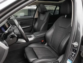 320 Touring 4x4 Aut - Image 11