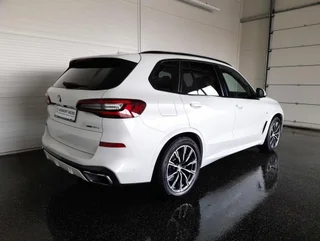 X5 45e M-SPORT 4x4 PHEV Aut - Image 2