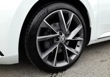 Superb Kombi SPORTLINE PHEV 156/218 DSG - Image 18