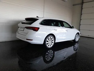 Octavia Combi STYLE PHEV DSG - Image 2