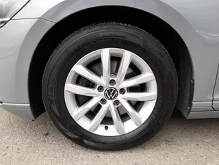 Passat Variant BUSINESS 2,0 TDI DSG - Image 17