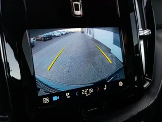 XC60 T6 R-DESIGN 4x4 PHEV Aut - Image 4