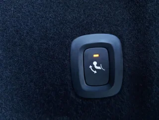 XC60 T6 R-DESIGN 4x4 PHEV Aut - Image 17