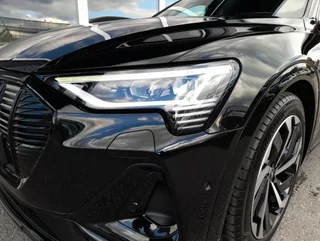 e-tron SB 50 quattro S-LINE BLACK - Image 17