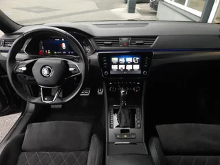 Superb Kombi SPORTLINE PHEV 156/218 DSG - Image 3