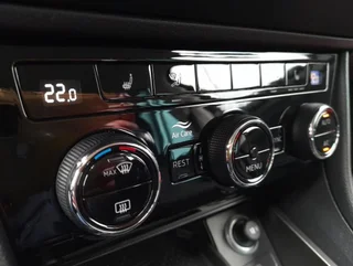 Superb Kombi STYLE 2,0 TDI 4x4 DSG - Image 6