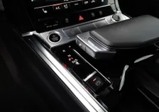 e-tron SB 50 quattro S-LINE - Image 8