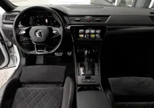 Superb Kombi SPORTLINE PHEV 156/218 DSG - Image 3