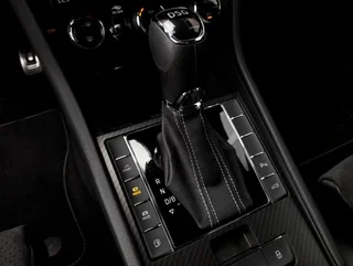 Superb Kombi SPORTLINE PHEV 156/218 DSG - Image 9