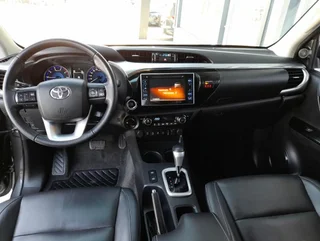 Hilux LOUNGE 2,4D-4DDouble Cab Aut. 4D - Image 3
