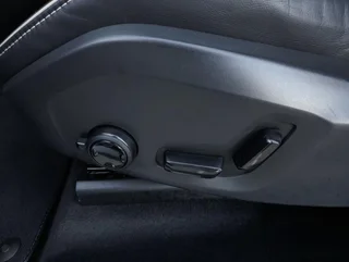 XC60 T6 R-DESIGN 4x4 PHEV Aut - Image 12