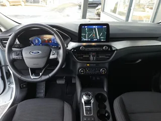 Kuga TITATIUM 2,5 Duratec PHEV Aut - Image 3