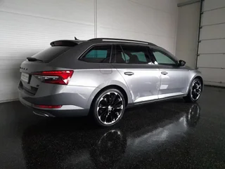 Superb Kombi SPORTLINE PHEV 156/218 DSG - Image 2