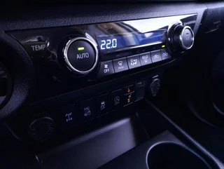 Hilux LOUNGE 2,4D-4DDouble Cab Aut. 4D - Image 6