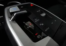 iX1 30 M-SPORT 4x4 Aut - Image 9