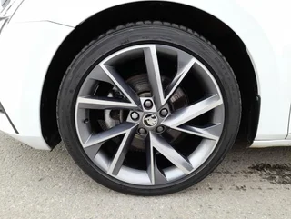 Superb Kombi SPORTLINE 156/218 PHEV DSG - Image 17