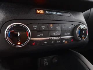 Kuga TITANIUM 2,5 Duratec PHEV Aut - Image 6