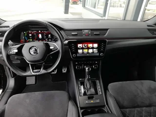 Superb Kombi SPORTLINE PHEV 156/218 DSG - Image 3