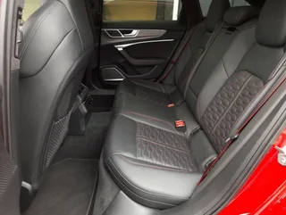 RS6 Avant 4,0 TFSI quattro MHEV S-tr - Image 13