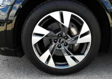 e-tron SB 50 quattro S-LINE - Image 17