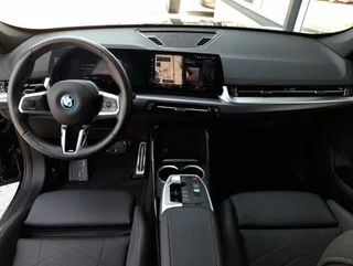 iX1 30 M-SPORT 4x4 Aut - Image 4