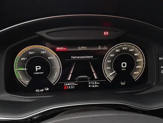 Q7 S-LINE 55 TFSI e Quattro PHEV S-tr - Image 8