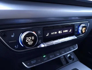 Q5 S-LINE TFSIe quattro PHEV S-tr - Image 5