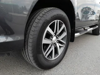 Hilux LOUNGE 2,4D-4DDouble Cab Aut. 4D - Image 15