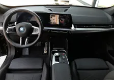 iX1 30 M-SPORT 4x4 Aut - Image 3