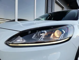 Kuga TITATIUM 2,5 Duratec PHEV Aut - Image 14