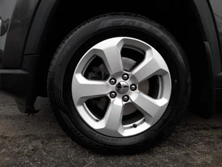 Compass LONGITUDE 4x4 2,0 Aut - Image 12