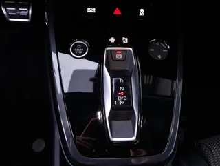 Q4 e-tron 50 quattro S-LINE - Image 9