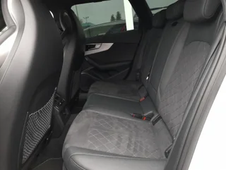 A4 Avant S-LINE 40 TFSI quattro S-tr - Image 11