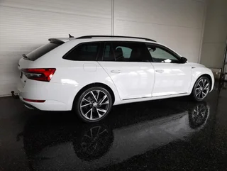 Superb Kombi SPORTLINE 156/218 PHEV DSG - Image 2