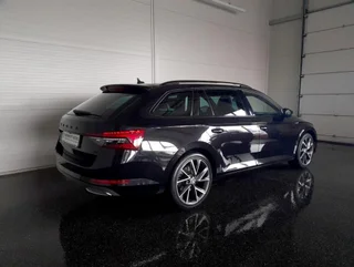 Superb Kombi SPORTLINE PHEV 156/218 DSG - Image 2