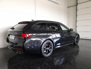 530 e TOURING M-SPORT 4x4 Aut - Image 2