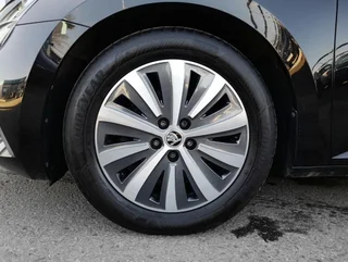 Superb Combi STYLE 156/218 PHEV DSG - Image 19