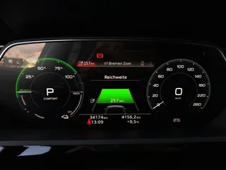 e-tron SB 55 quattro S-LINE BLACK EDITION - Image 7