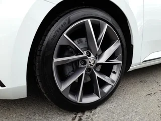 Superb Kombi SPORTLINE PHEV 156/218 DSG - Image 18