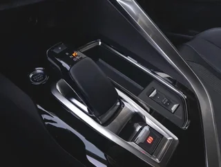 3008 ALLURE 225 PHEV Aut - Image 9