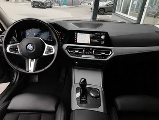 320 Touring 4x4 Aut - Image 3