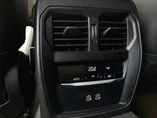 330 e Touring SPORTLINE PHEV Aut. - Image 12